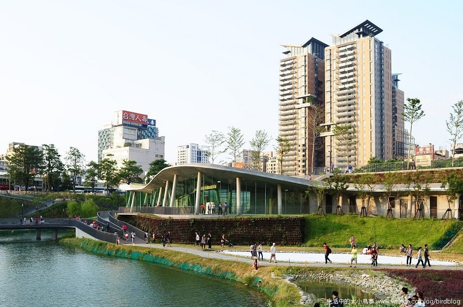 1379022077 1267827373 NOW!!!台中最燒景點"秋紅谷"【鳥夫人】