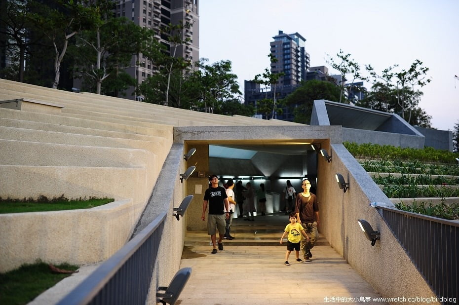 1379022140 2430400643 NOW!!!台中最燒景點"秋紅谷"【鳥夫人】