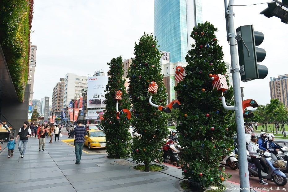 1379019150 1109701302 草悟道的聖誕節已經到囉!!!勤美誠品+金典綠園道+勤美術館【鳥夫人】