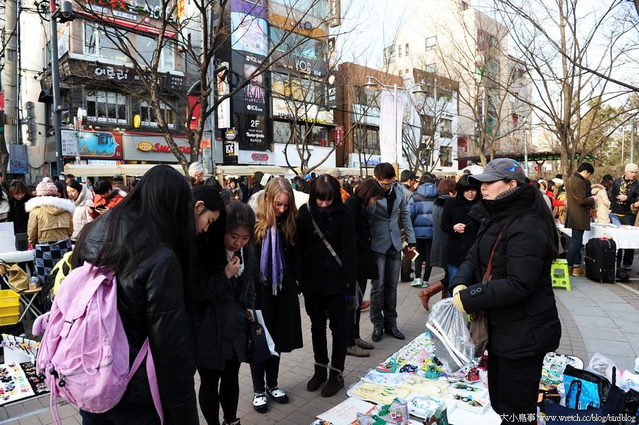 1378986403 1311536566 首爾自由行Day4。梨大、弘大&自由市集、新村