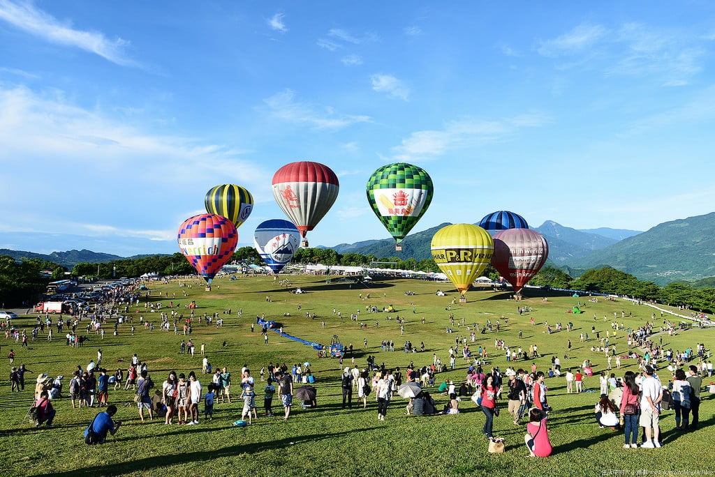 9503283578 4c4e4704f9 b 東部爆肝三日遊.2013鹿野高台熱氣球嘉年華【鳥先生】