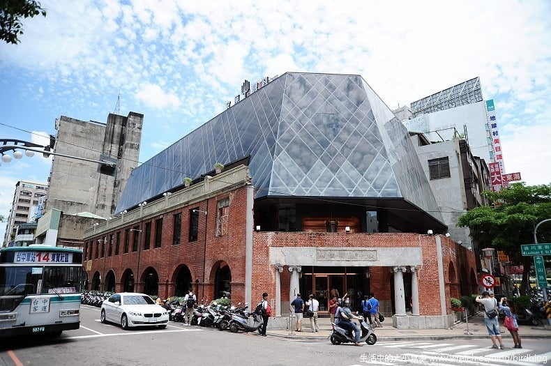 1378981715 188492940 台中市一日遊行程。老房子改造-日出宮原眼科&第四信用合作社【鳥夫人】