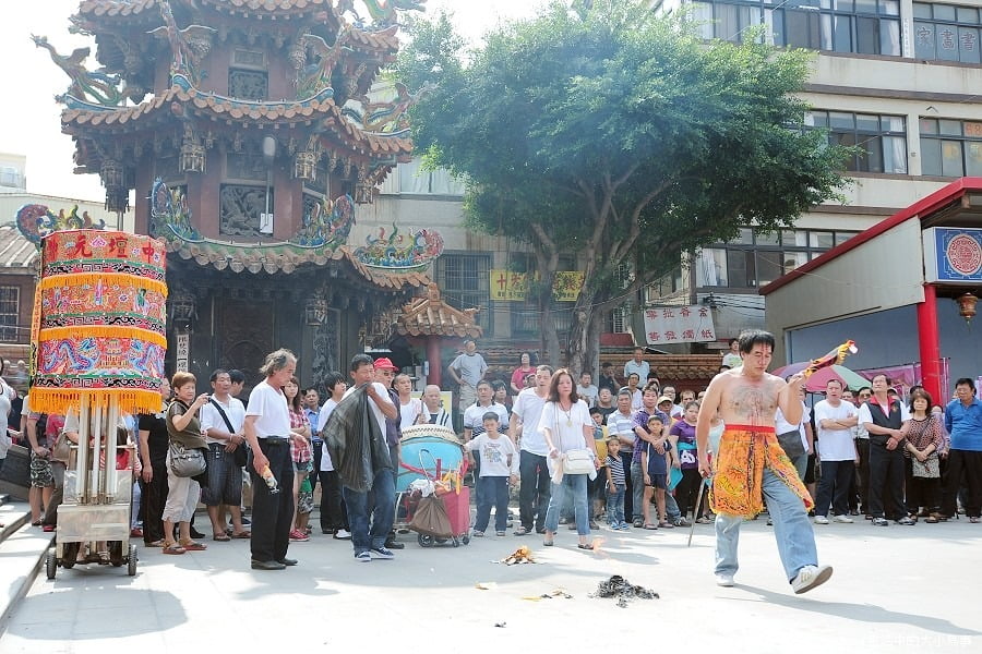 1379032563 3462556696 台中在地一日遊。大安阿聰師芋頭酥觀光工廠 & 大甲媽祖鎮瀾宮【鳥夫人】