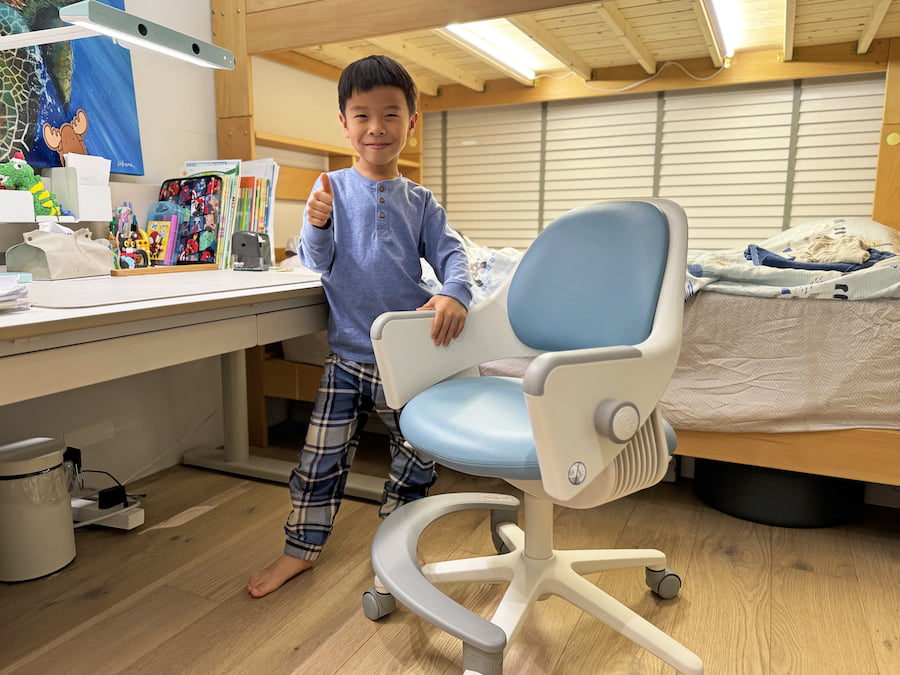 2024 03 12 230748 輪輪成為國小生。每天專注寫功課的好幫手- RINGO 兒童成長椅
