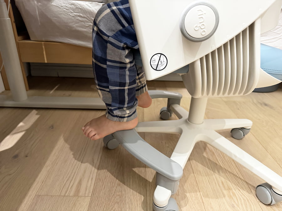 2024 03 12 230750 輪輪成為國小生。每天專注寫功課的好幫手- RINGO 兒童成長椅