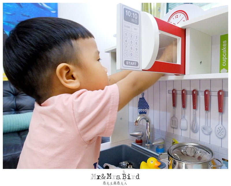 2019 07 30 164115 韓國YaYa馬卡龍摺疊溜滑梯+培樂多廚房系列+Teamson Kids 經典木製廚房玩具。MOMO 玩具GO夏趴-玩具展優惠限定