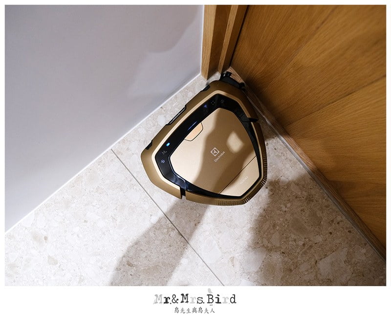 2020 08 04 180303 拯救婚姻三寶之一:掃地機器人。Electrolux 伊萊克斯 PURE i9.2 新一代型動機器人