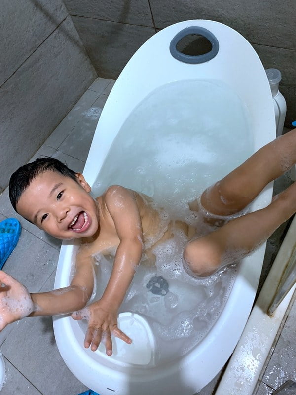 2020 08 27 141753 為媽媽和家人、孩子設想的清潔用品。兩個媽媽-碗盤洗淨乳&蔬果清潔液&多功能清潔液&溫和沐浴乳&嬰兒沐浴乳