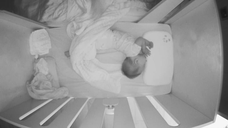 2020 09 29 143808 鳥家給寶寶安全、爸媽放心的睡眠環境。有小孩必備的嬰兒監視器 Cubo Ai Plus 智慧寶寶攝影機