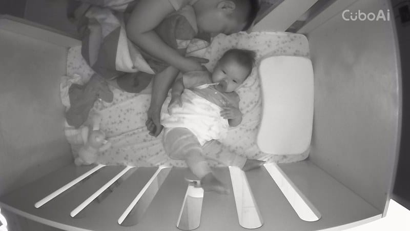 2020 09 30 132703 鳥家給寶寶安全、爸媽放心的睡眠環境。有小孩必備的嬰兒監視器 Cubo Ai Plus 智慧寶寶攝影機