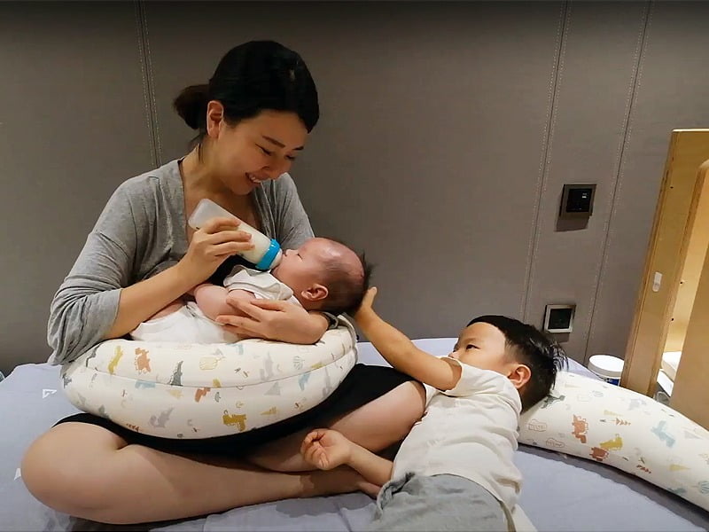 2021 05 20 143329 孕期用到產後哺乳-奇妮月亮枕。高CP值月亮枕到底有哪些用途呢??