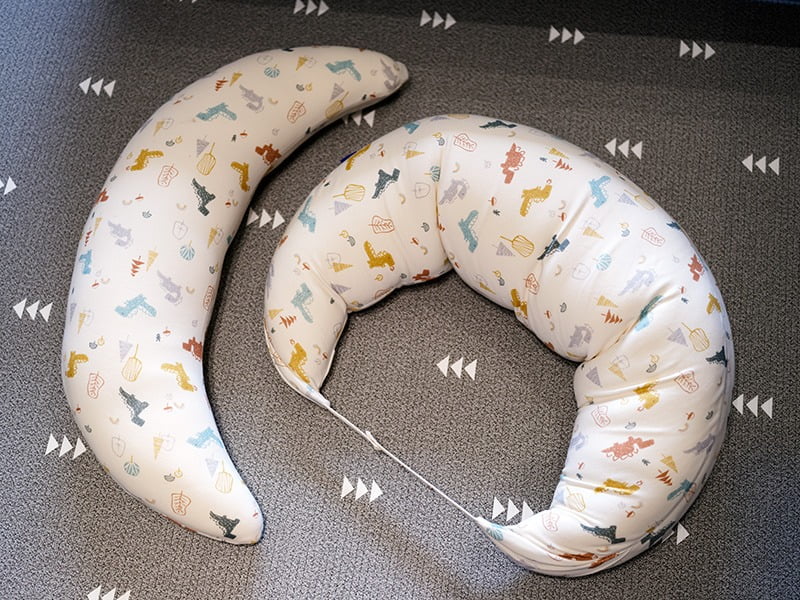 2021 05 20 143350 孕期用到產後哺乳-奇妮月亮枕。高CP值月亮枕到底有哪些用途呢??