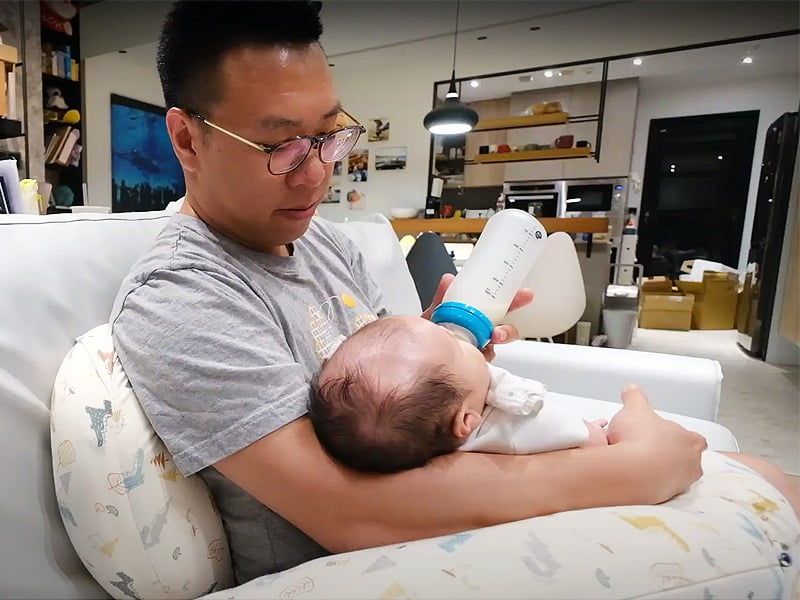 2021 05 20 143416 孕期用到產後哺乳-奇妮月亮枕。高CP值月亮枕到底有哪些用途呢??