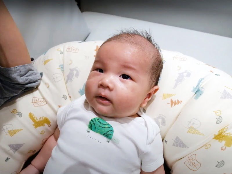 2021 05 20 143421 孕期用到產後哺乳-奇妮月亮枕。高CP值月亮枕到底有哪些用途呢??