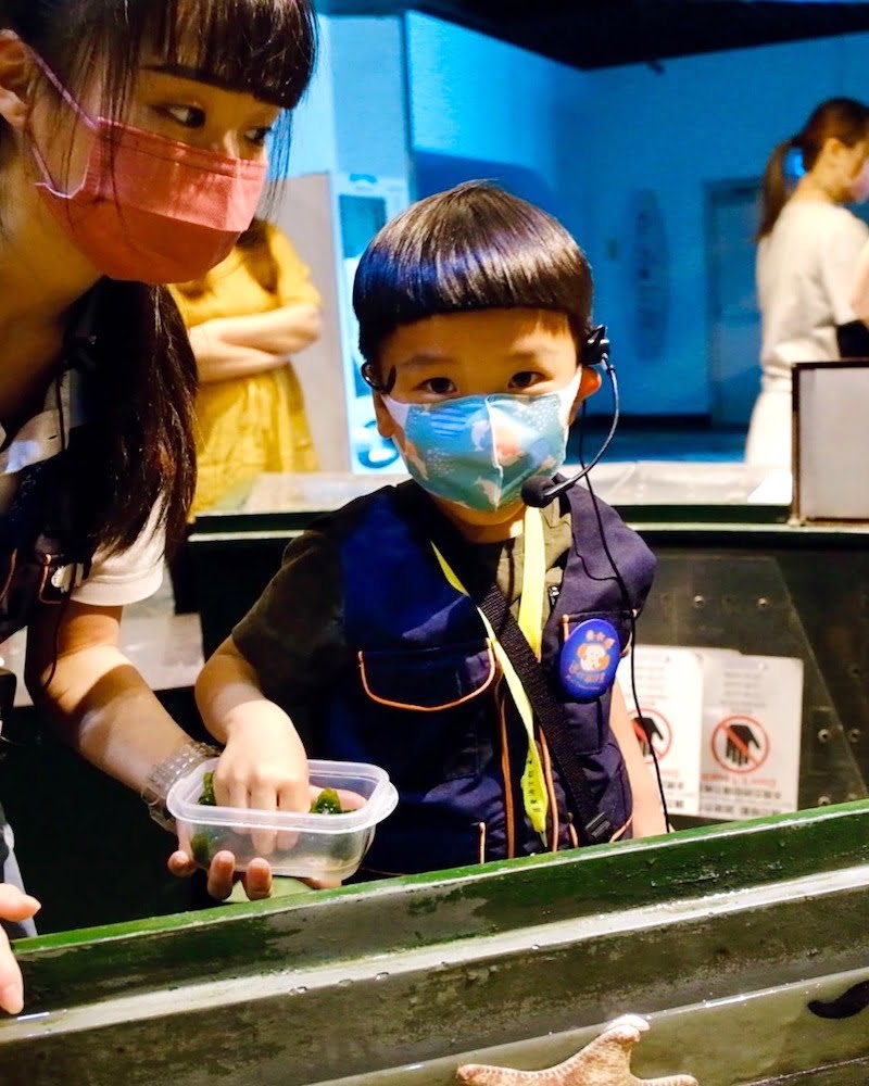 2022 07 20 120808 夜宿屏東海生館。和小白鯨一起睡一晚 feat 迷你解說員-輪輪超喜歡❤️