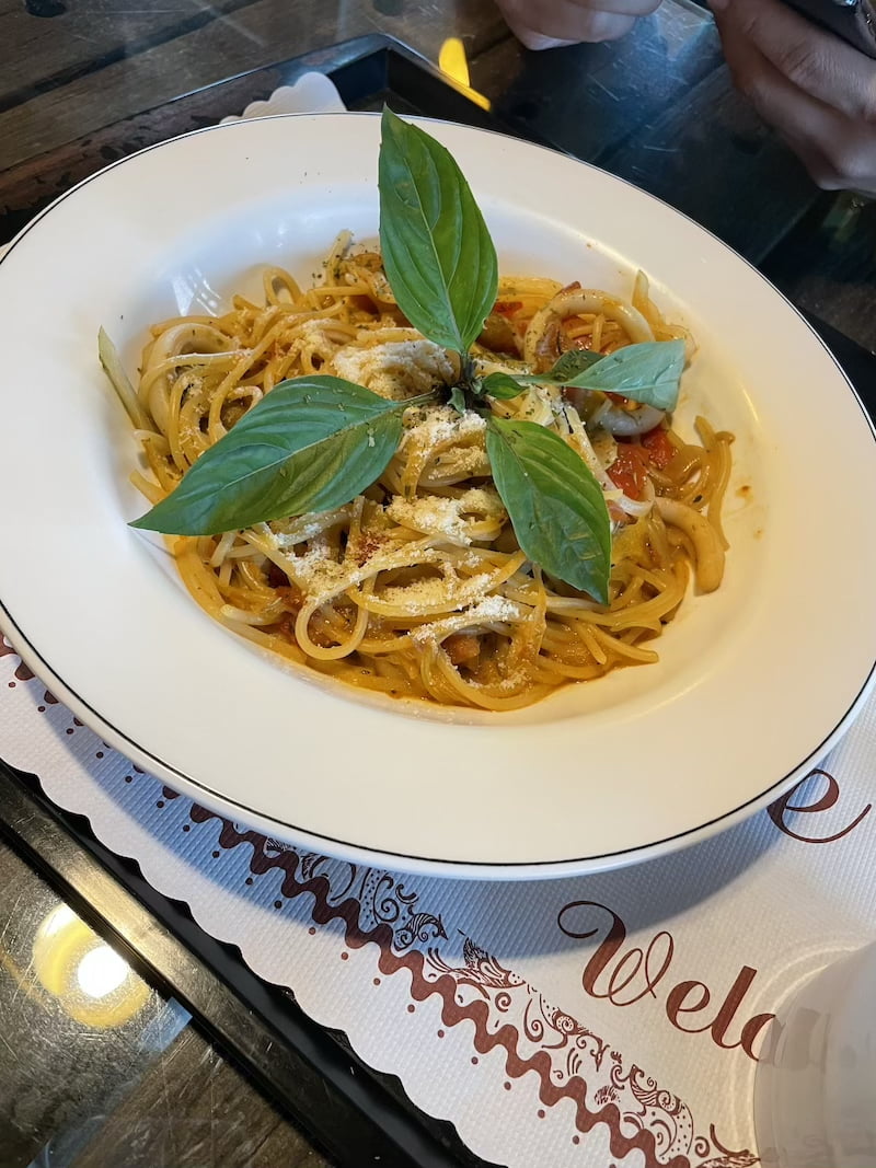 2022 07 20 121110 夜宿屏東海生館。和小白鯨一起睡一晚 feat 迷你解說員-輪輪超喜歡❤️